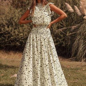 Lulu's Sweet Shimmer Cream Floral Print Smocked Maxi Dress Small New
